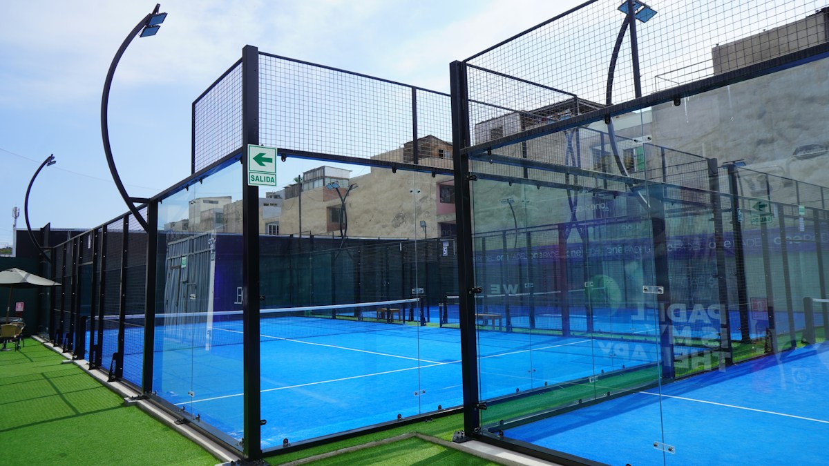 Cancha de pádel al aire libre